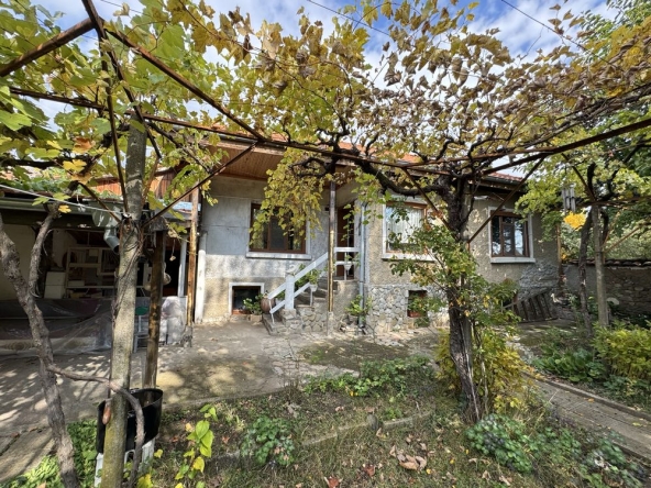 Къща в с. Долно Сахране, Област Стара Загора - 67 кв.м за 434 €/кв.м - Снимка #1