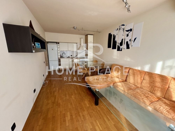 Дава се под наем Двустаен апартамент в Варна, Бриз - 65 кв.м за 428.91 € - Снимка #1