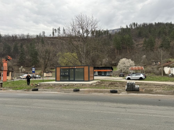 Дава се под наем Магазин в Тетевен - 18 кв.м за 102 € - Снимка #1