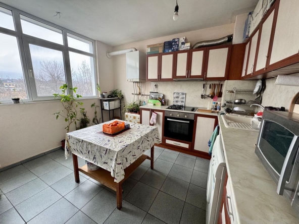 Многостаен апартамент в Търговище, Център - 104 кв.м за 525 €/кв.м - Снимка #1