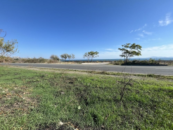 Парцел в Поморие - 2333 кв.м за 110 €/кв.м - Снимка #1