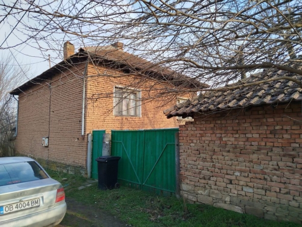 Къща в с. Морава, Област Велико Търново - 2600 кв.м за 6 €/кв.м - Снимка #1