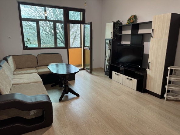 Дава се под наем Двустаен апартамент в Димитровград - 65 кв.м за 259.08 € - Снимка #1