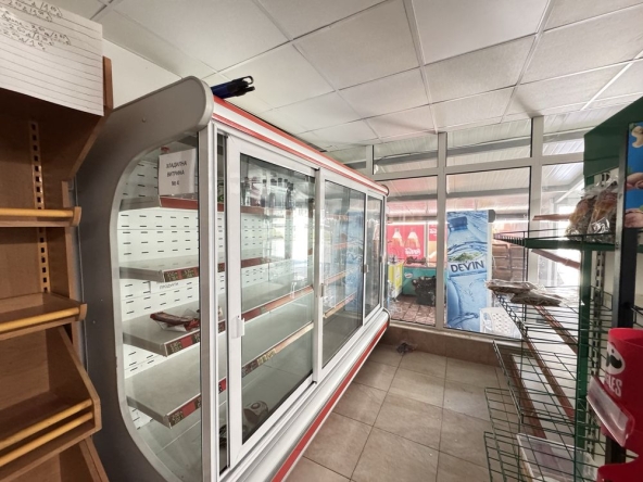 Магазин в Казанлък - 48 кв.м за 1265 €/кв.м - Снимка #1