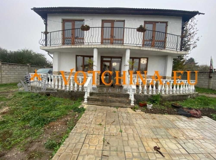 Къща в с. Безводица, Област Добрич - 130 кв.м за 589 €/кв.м - Снимка #1