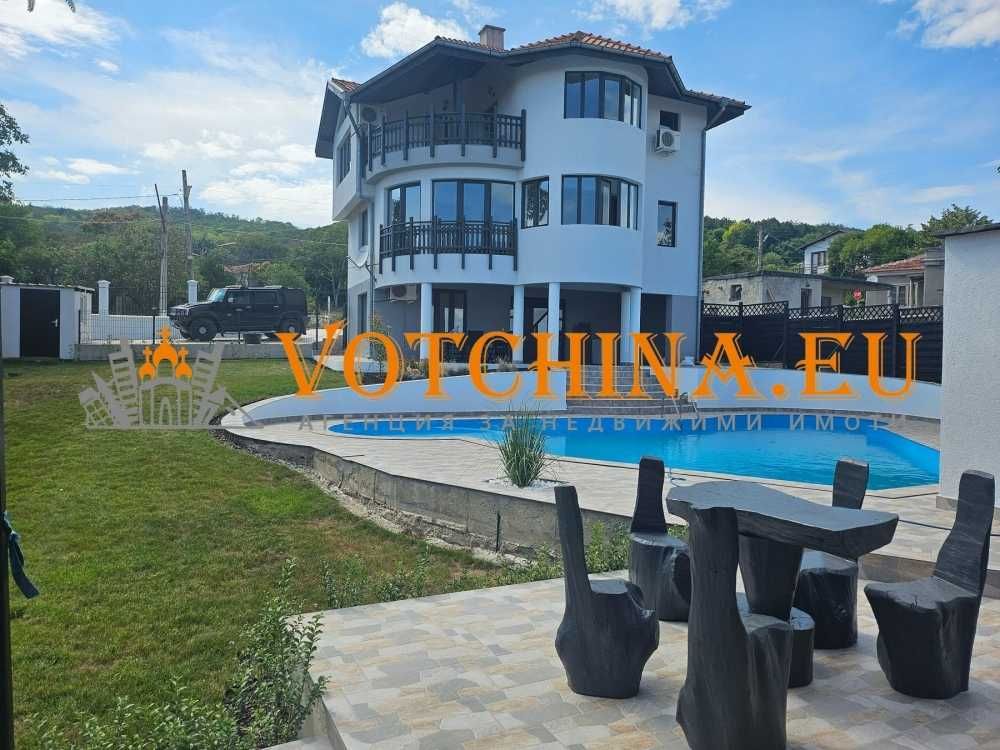 Къща в с. Рогачево, Област Добрич - 310 кв.м за 551 €/кв.м - Снимка #1