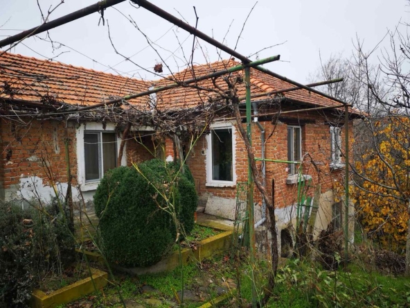 Къща в с. Брягово, Област Пловдив - 100 кв.м за 332 €/кв.м - Снимка #1