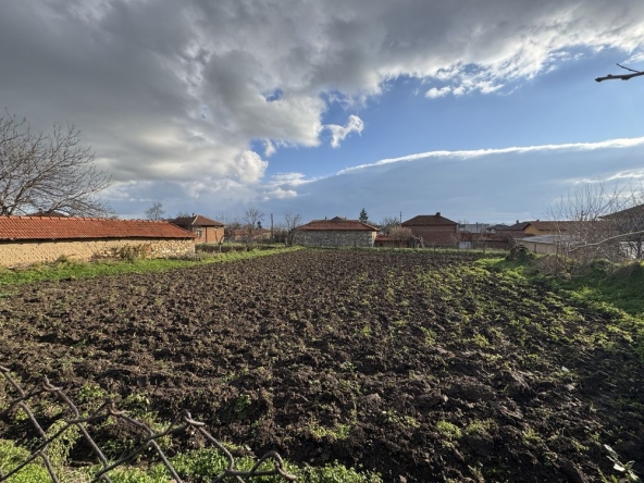 Парцел в с. Малево, Област Хасково - 1000 кв.м за 18 €/кв.м - Снимка #1