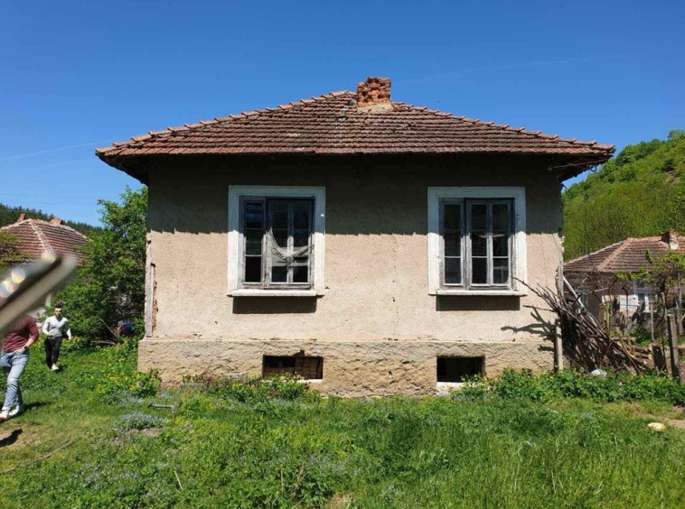 Къща в с. Стакевци, Област Видин - 70 кв.м за 98 €/кв.м - Снимка #1