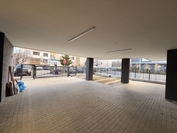 Дава се под наем Гараж / Паркомясто в София, Люлин - център - 22 кв.м за 89.76 € - Снимка #1