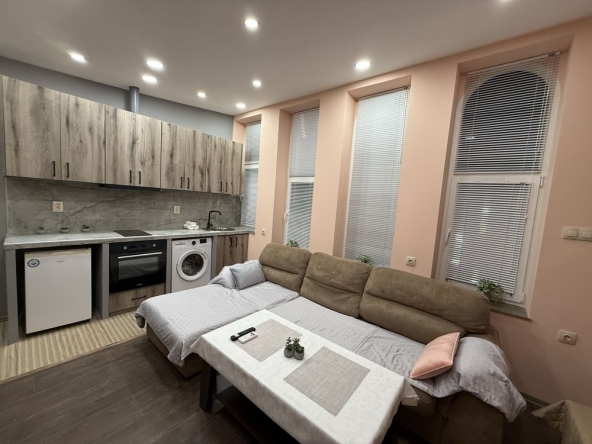 Дава се под наем Едностаен апартамент в Перник, Рено - 27 кв.м за 348.84 € - Снимка #1