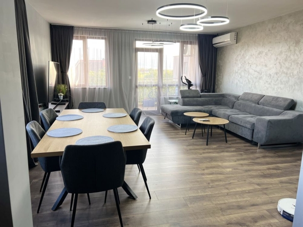 Тристаен апартамент в Пловдив, Южен - 119 кв.м за 922 €/кв.м - Снимка #1