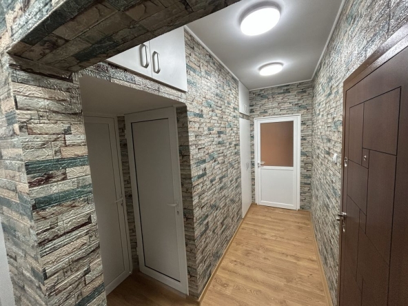 Тристаен апартамент в Пазарджик, Запад - 74 кв.м за 572 €/кв.м - Снимка #1