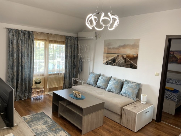 Дава се под наем Двустаен апартамент в Царево - 60 кв.м за 79.56 € - Снимка #1