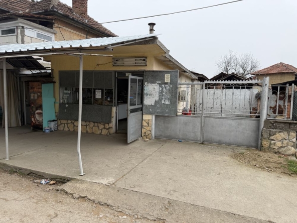 Магазин в с. Александрово, Област Търговище - 120 кв.м за 107 €/кв.м - Снимка #1
