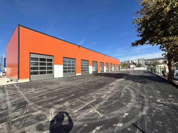 Дава се под наем Промишлена сграда в Варна, м-т Атанас Тарла - 120 кв.м за 997.05 € - Снимка #1