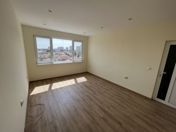 Двустаен апартамент в Добрич, Христо Ботев - 40 кв.м за 574 €/кв.м - Снимка #1