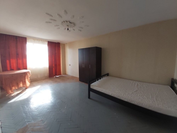 Дава се под наем Двустаен апартамент в Разград, Варош - 80 кв.м за 309.06 € - Снимка #1