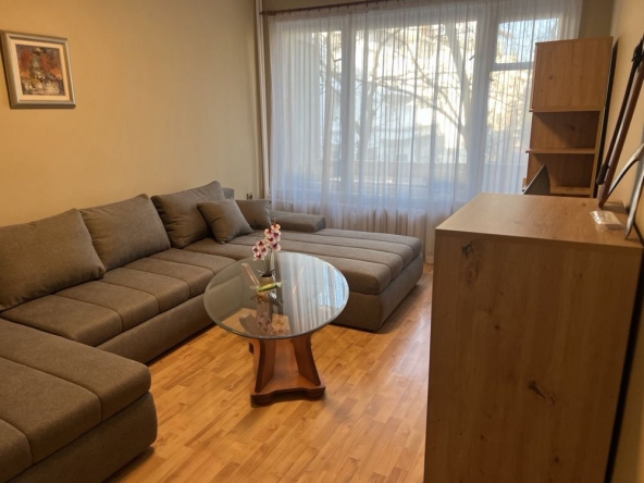 Дава се под наем Тристаен апартамент в София, Лозенец - 75 кв.м за 648.21 € - Снимка #1
