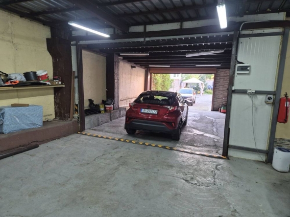 Дава се под наем Гараж / Паркомясто в Русе, Родина 4 - 250 кв.м за 49.47 € - Снимка #1