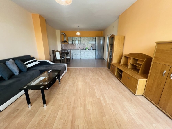 Дава се под наем Тристаен апартамент в Хасково, Училищни - 106 кв.м за 388.62 € - Снимка #1