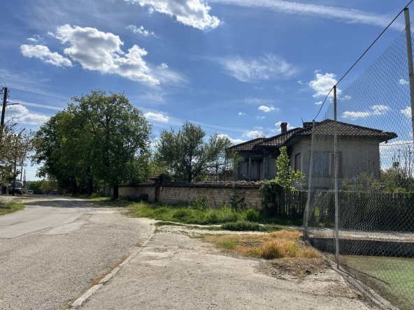 Къща в с. Сребърна, Област Силистра - 100 кв.м за 357 €/кв.м - Снимка #1