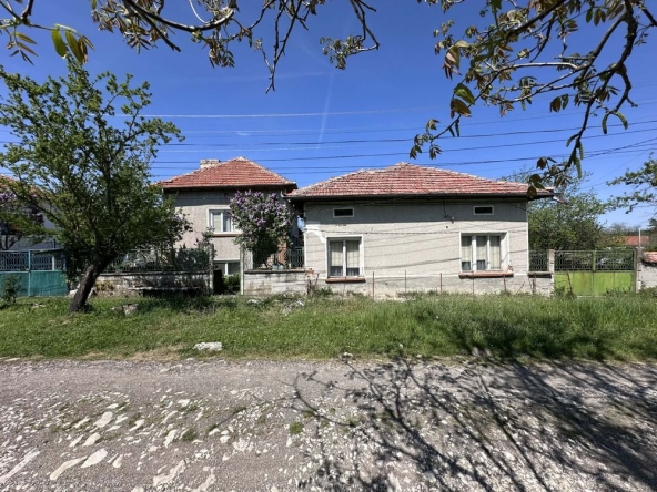 Къща в с. Петревене, Област Ловеч - 105 кв.м за 219 €/кв.м - Снимка #1