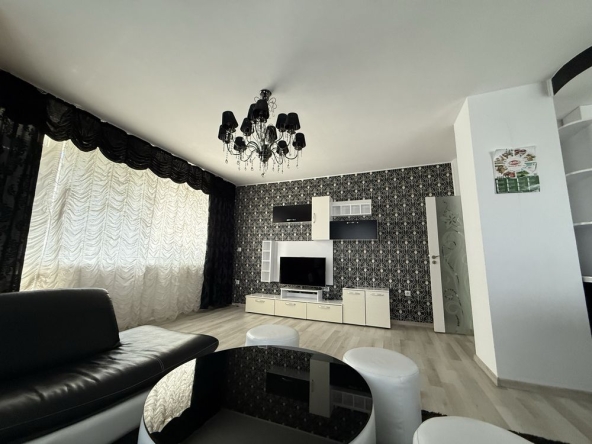 Дава се под наем Тристаен апартамент в Шумен, Томбул джамия - 105 кв.м за 548.25 € - Снимка #1