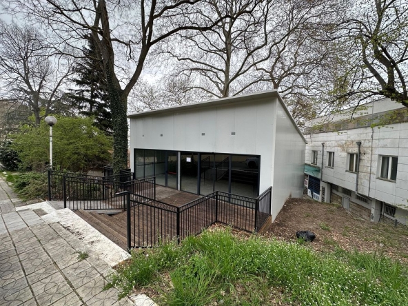 Дава се под наем Магазин в к.к. Златни пясъци - 150 кв.м за 9974.58 € - Снимка #1