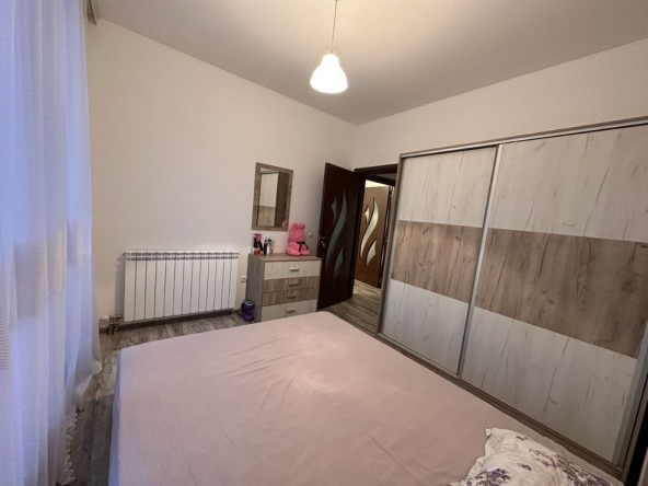 Дава се под наем Тристаен апартамент в София, Градина - 85 кв.м за 797.64 € - Снимка #1