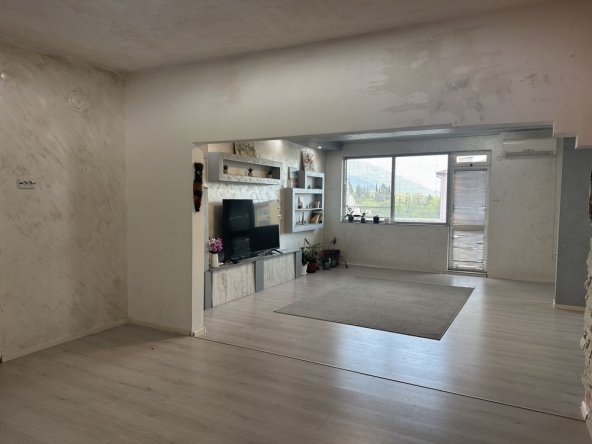 Дава се под наем Етаж от къща в Сопот - 197 кв.м за 239393.49 € - Снимка #1
