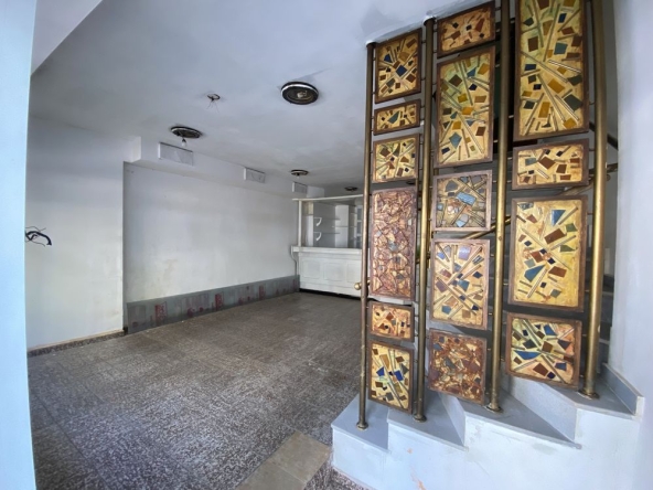 Дава се под наем Магазин в Добрич, Център - 160 кв.м за 408 € - Снимка #1