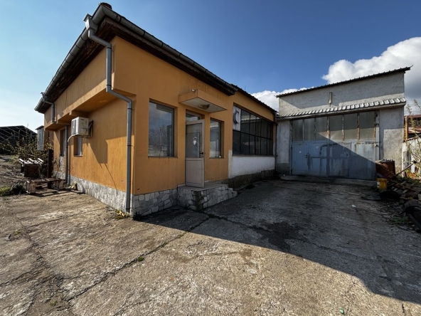 Промишлена сграда в Тополовград - 300 кв.м за 255 €/кв.м - Снимка #1