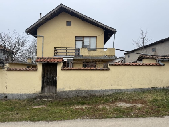 Къща в с. Ушинци, Област Разград - 155 кв.м за 741 €/кв.м - Снимка #1