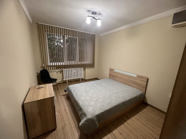 Дава се под наем Двустаен апартамент в Плевен, Идеален център - 60 кв.м за 382.5 € - Снимка #1