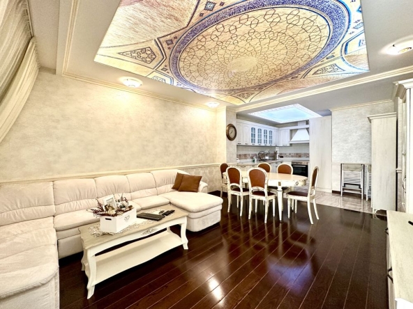 Тристаен апартамент в Велико Търново, Център - 101 кв.м за 1832 €/кв.м - Снимка #1