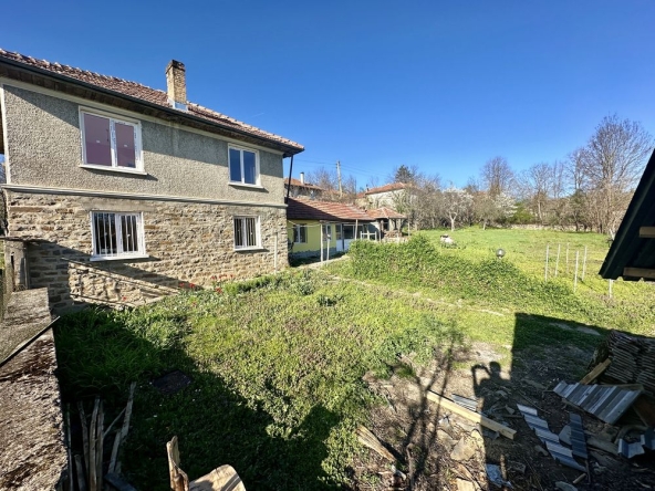 Къща в с. Косарка, Област Габрово - 166 кв.м за 461 €/кв.м - Снимка #1