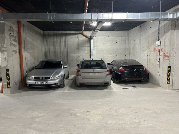 Дава се под наем Гараж / Паркомясто в Варна, Левски - 40 кв.м за 40.8 € - Снимка #1