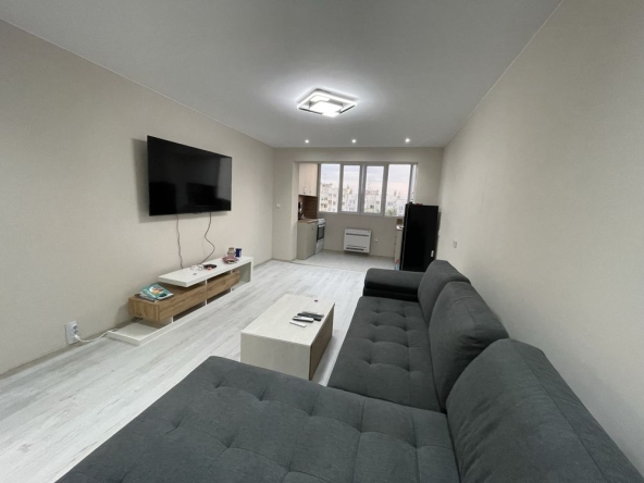 Тристаен апартамент в Казанлък - 70 кв.м за 1020 €/кв.м - Снимка #1