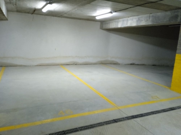 Дава се под наем Гараж / Паркомясто в Бургас, Меден рудник - зона А - 18 кв.м за 45.9 € - Снимка #1