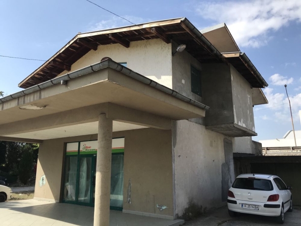 Магазин в Каспичан - 160 кв.м за 268 €/кв.м - Снимка #1
