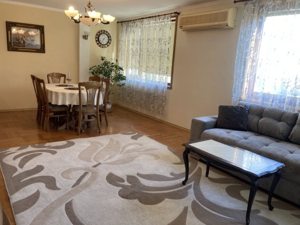 Дава се под наем Тристаен апартамент в Варна, Червен площад - 115 кв.м за 994.5 € - Снимка #1