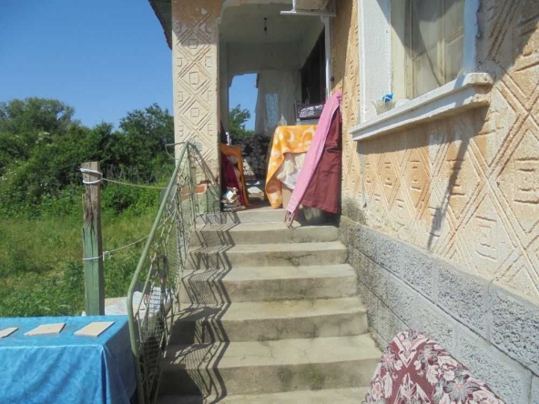 Къща в с. Славяново, Област Търговище - 219 кв.м за 38 €/кв.м - Снимка #1