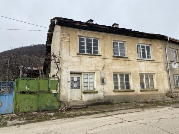 Къща в Троян - 100 кв.м за 128 €/кв.м - Снимка #1