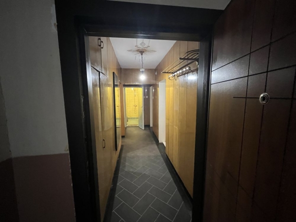 Дава се под наем Четиристаен апартамент в Варна, Цветен квартал - 100 кв.м за 510 € - Снимка #1