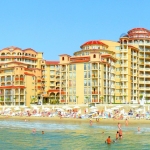 Двустаен апартамент в к.к. Елените - 64 кв.м за 665 €/кв.м - Снимка #1