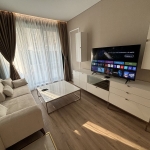 Дава се под наем Двустаен апартамент в к.к. Св.Св. Константин и Елена - 74 кв.м за 950 € - Снимка #1