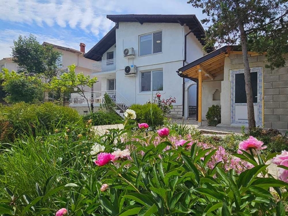 Къща в Балчик - 150 кв.м за 1334 €/кв.м - Снимка #1