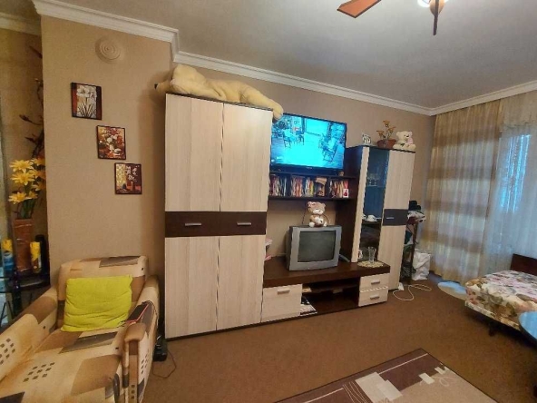 Дава се под наем Едностаен апартамент в Бургас, Зорница - 50 кв.м за 153 € - Снимка #1