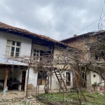 Къща в Пирдоп - 472 кв.м за 33 €/кв.м - Снимка #1